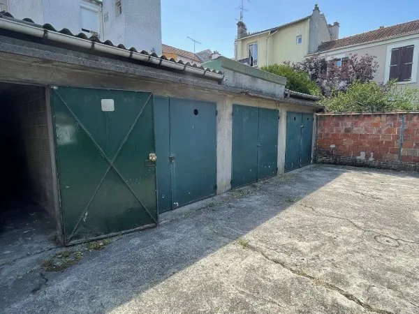 Vends ensemble box à Villemomble