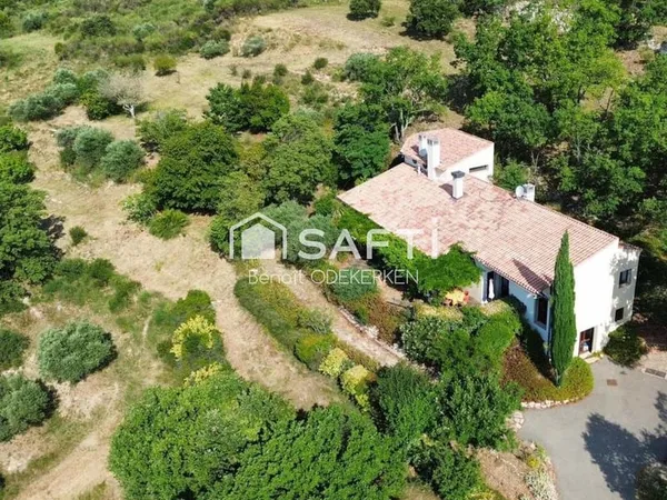 Maison d'architecte sur les hauteurs de Manosque avec vue panoramique exceptionnelle sur la vallée e
