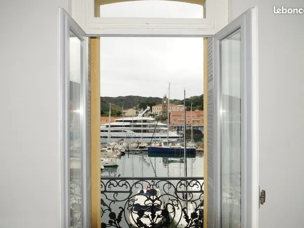 Bel appartement avec Balcons vue mer