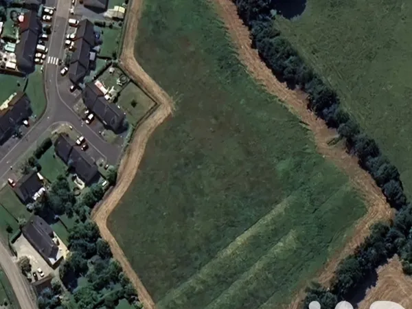 Terrain 555 m²