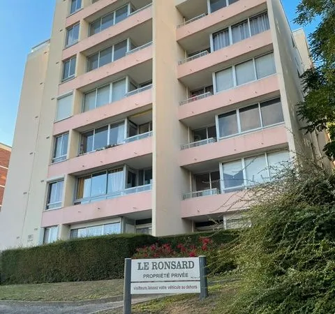 LE HAVRE rue Mac Orlan, TB APPT F2 DANS RESIDENCE AVEC ASCENSEUR ET PARKING PRIVE. RENOVATION DE QUA