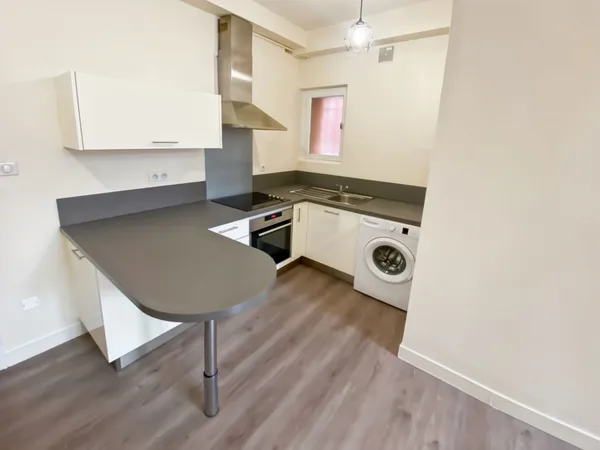 BONNEFOY - T2 32 M2 AU RDC SUR COUR