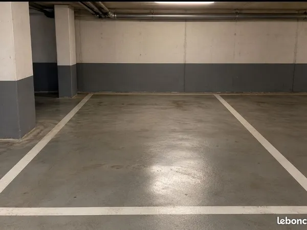 Parking couvert sécurisé