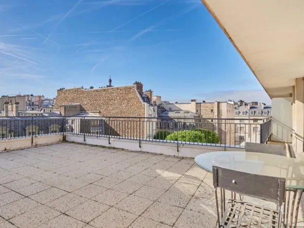 Paris XVIe - Terrasse avec vue dégagée
