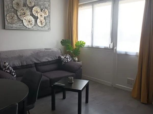 Appartement 3 chambres, parking et cave