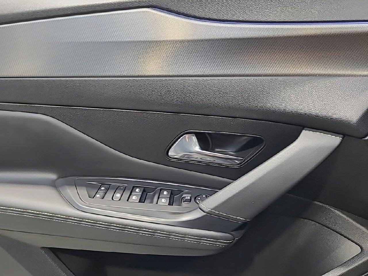 Peugeot 308 sw phev 180 e-eat8 gt — photo 27