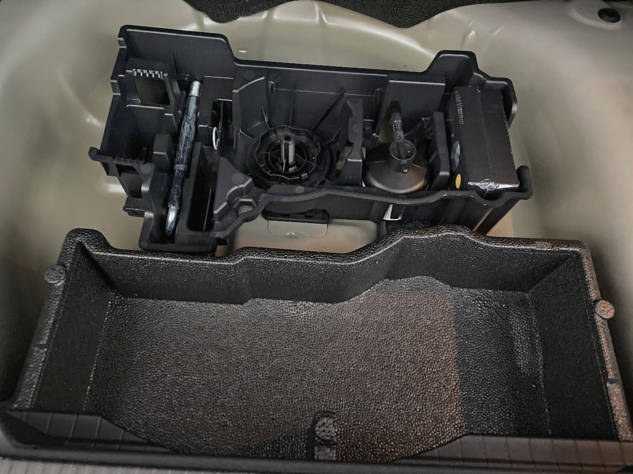 Peugeot 2008 hybrid 145 ch e-dcs6 allure — photo 16