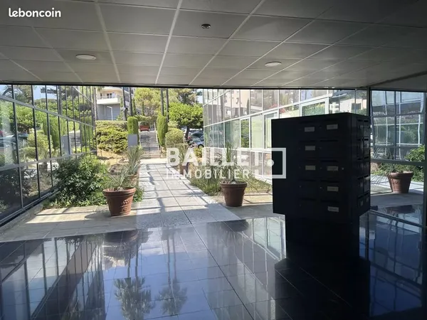 Bureaux 257 m² Antibes