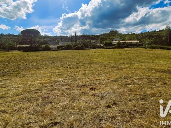 Terrain 7328 m²