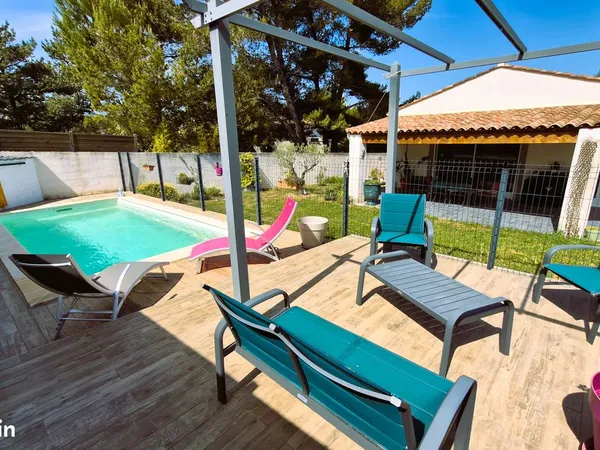 Maison familiale avec piscine-emplacement privilégié au calme