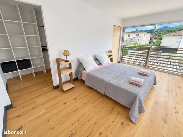 Villa F5 moderne avec piscine et grande terrasse