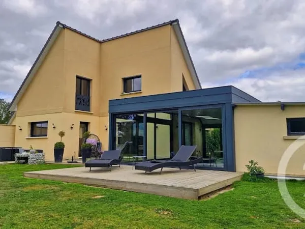 Maison 8 pièces 226 m²