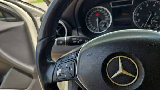 Mercedes Classe A 180 122 - Inspiration – 2015 – 84650 km – Essence – Boîte Manuelle — photo 32