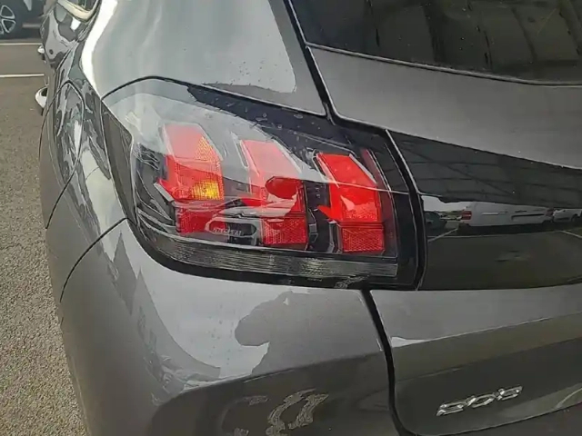 Peugeot 208 puretech 100 s&amp;s eat8 — photo 38
