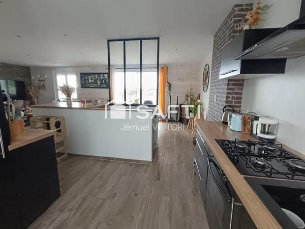Maison sur sous-sol rénovée en 2018, 3 chambres, terrasse, terrain clos.