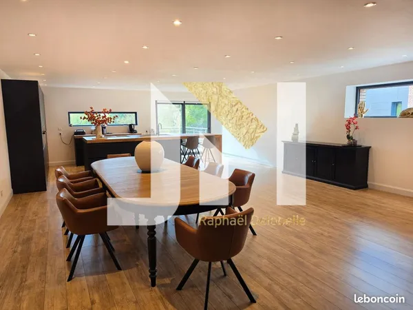 Propriété 6 pièces 210 m²