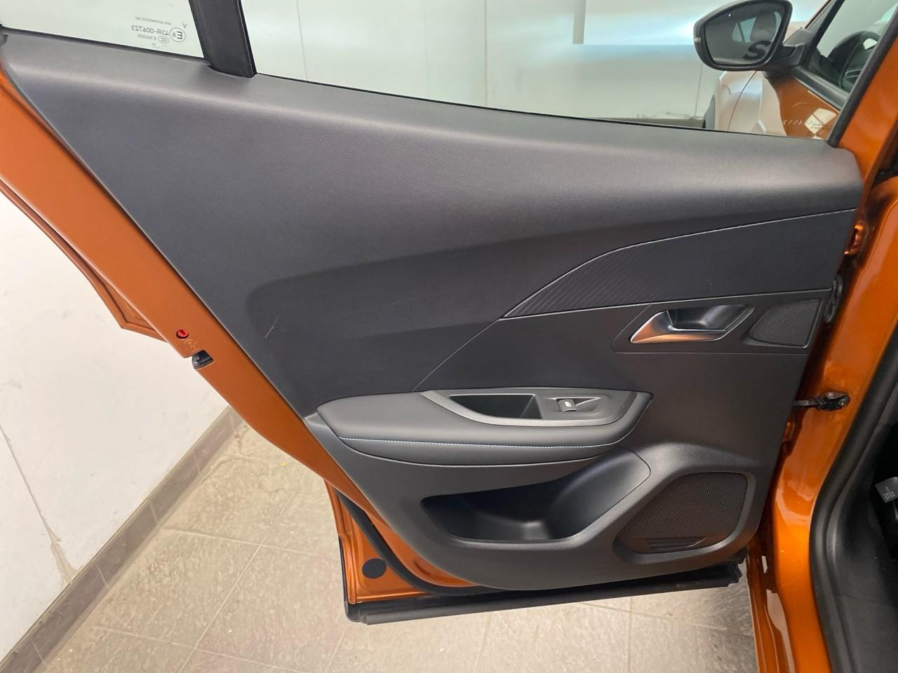 Peugeot 2008 bluehdi 130 s&s eat8 allure pack — photo 21