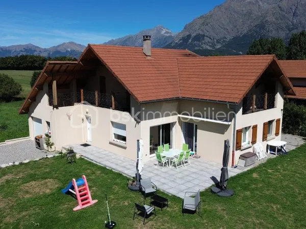 Maison 7 pièces 205 m²