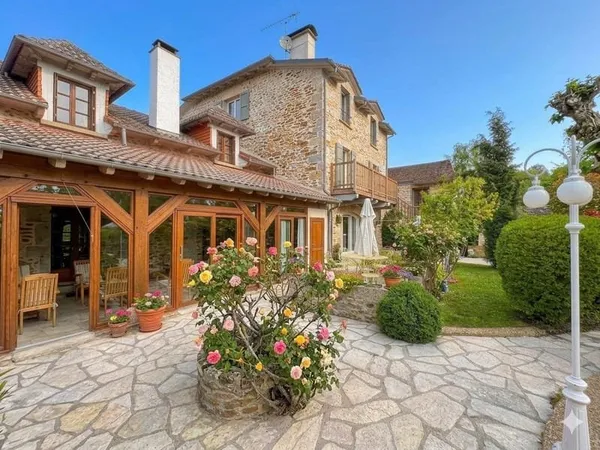 Hôtellerie et restauration Vente Vitrac 15p 385m² 429000€