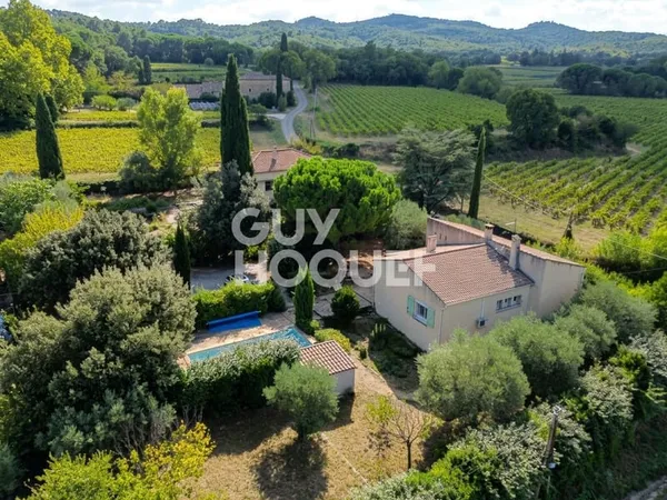 Maison à vendre à Sabran avec piscine et garage