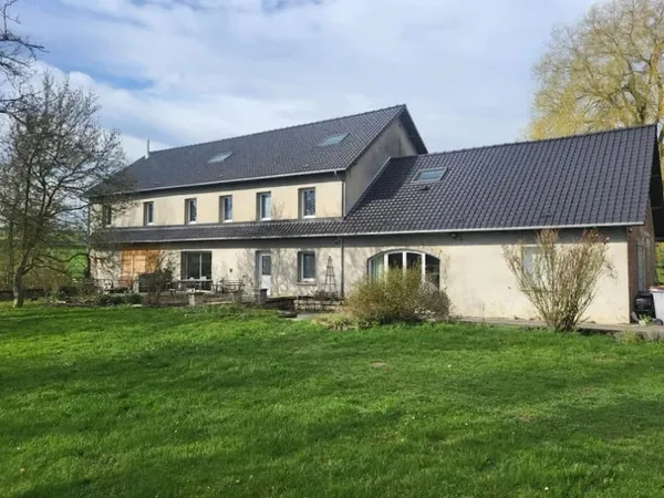 Maison 5 pièces 400 m²