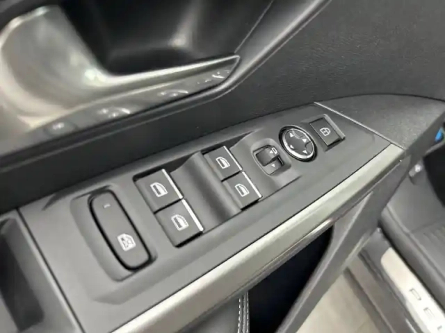 Peugeot 3008 hybrid 145 e-dcs6 — photo 72