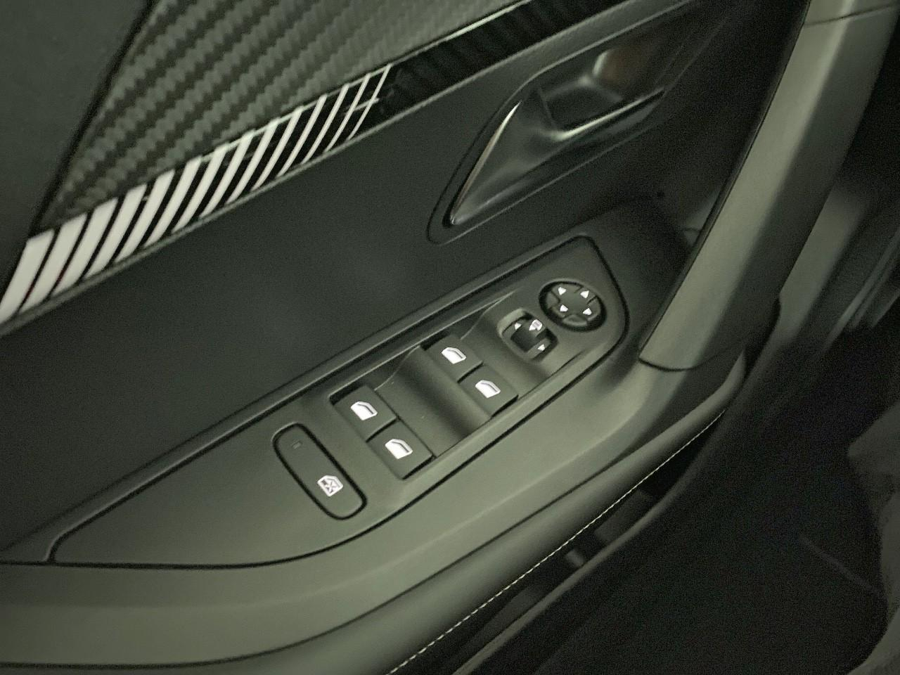 Peugeot 2008 hybrid 145 ch e-dcs6 allure — photo 20