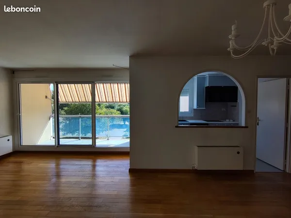 Appartement T4 non meublé 82 m² avec balcon + cave + parking