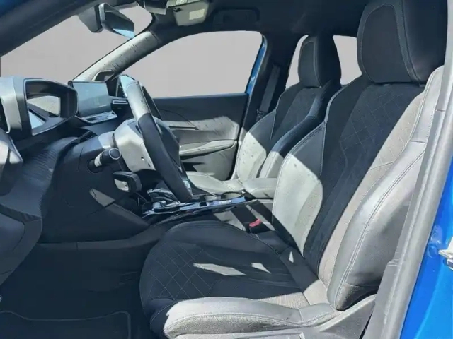 Peugeot 2008 electrique 136 ch — photo 11