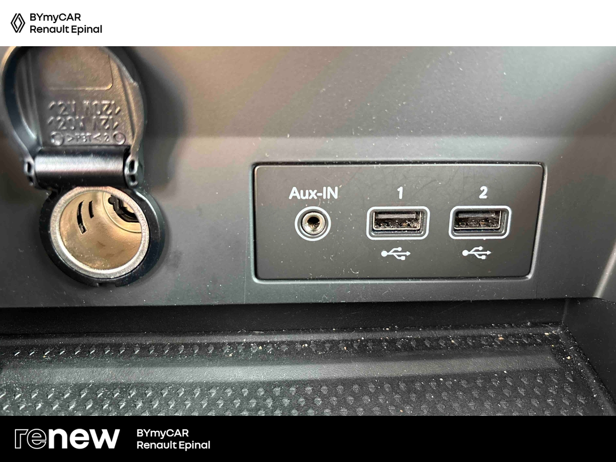 Renault Captur mild hybrid 140 — photo 20