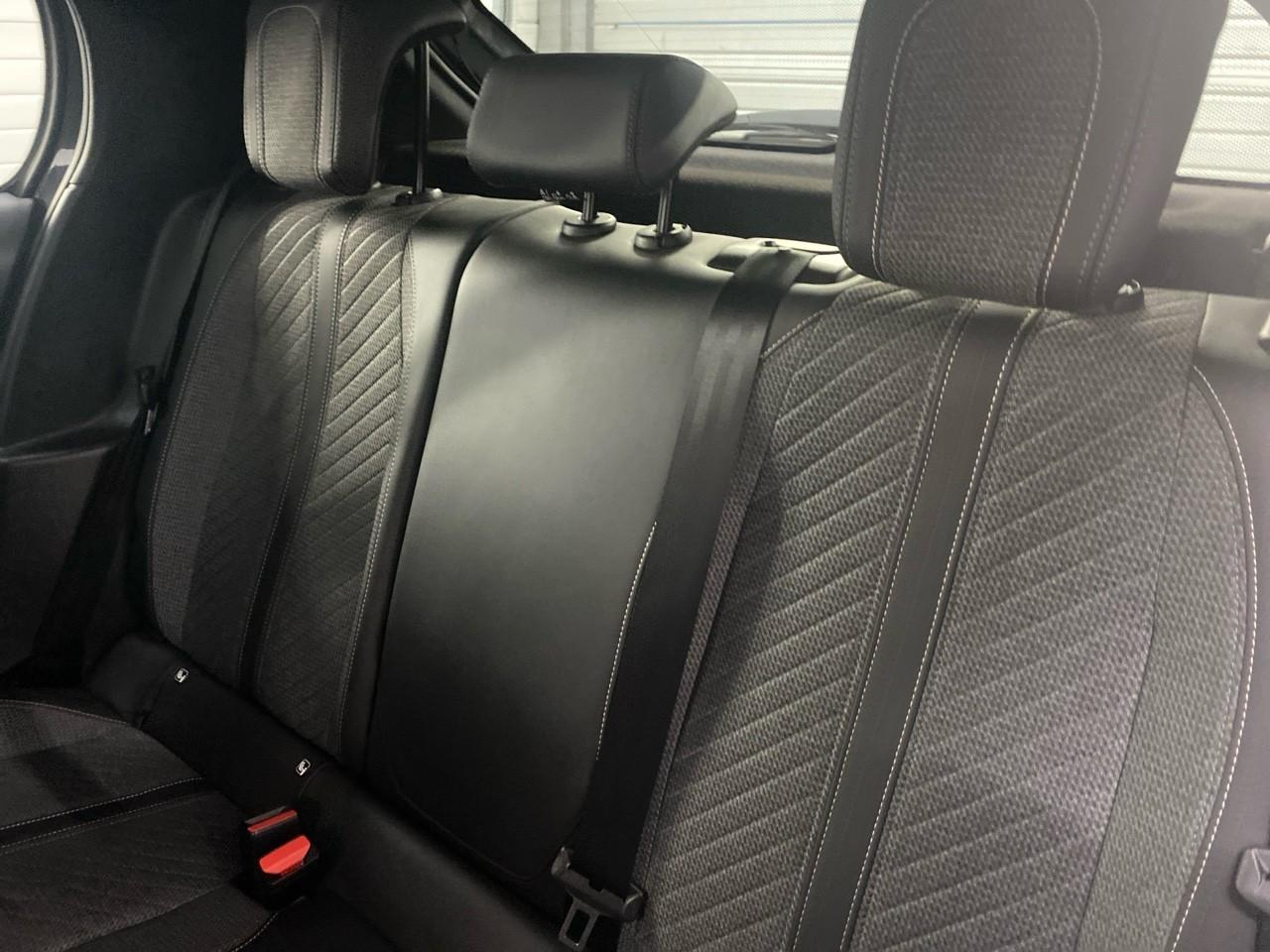 Peugeot 208 100 s&s bvm6 allure — photo 13