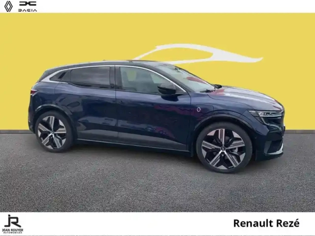 Renault Megane e-tech electric ev60 220ch iconic super charge -b — photo 13