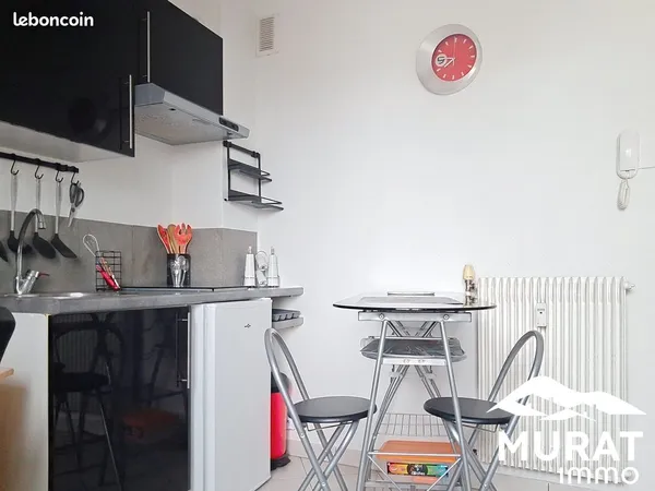 Studio 1 pièce 14 m²