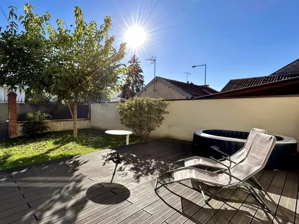 TRES JOLIE MAISON - 4 CHAMBRES - LA RICHE