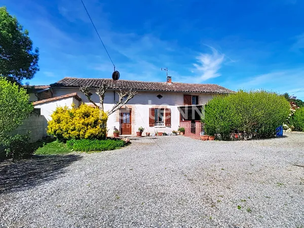 A VENDRE - SAINT-CLAR-DE-RIVIERE - Maison de caractère avec dépendance et fort potentiel
