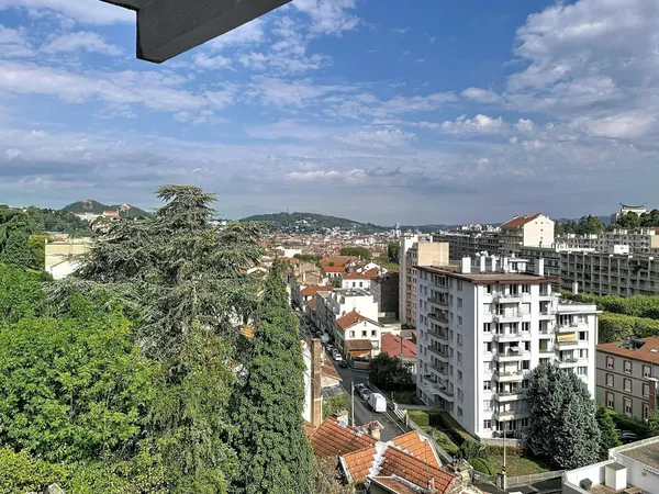 Vaste et lumineux appartement de 105 m2