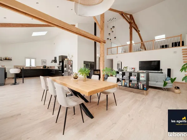 Maison 9 pièces 320 m²