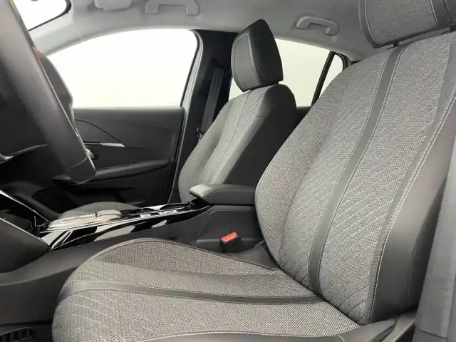 Peugeot 208 electrique 54 kwh 156ch — photo 14