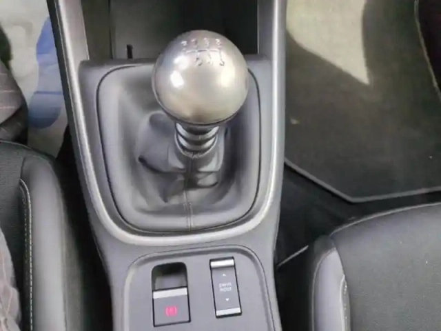 Jeep Avenger 1.2 turbo t3 100ch summit — photo 11