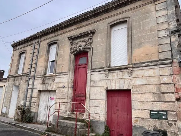 Immeuble 12 pièces 256 m²