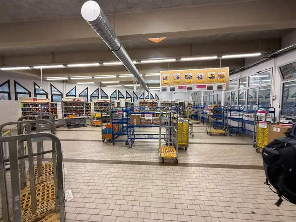 Local commercial 372 m²