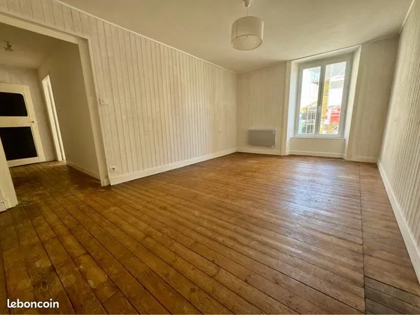 Appartement deux chambres centre Châtaigneraie