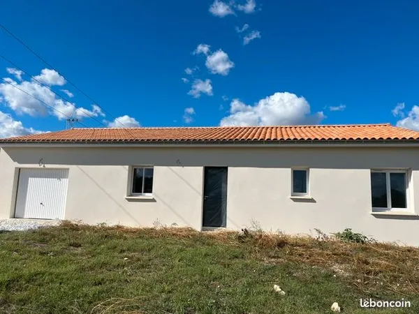 A LOUER maison avec jardin à Mosnac