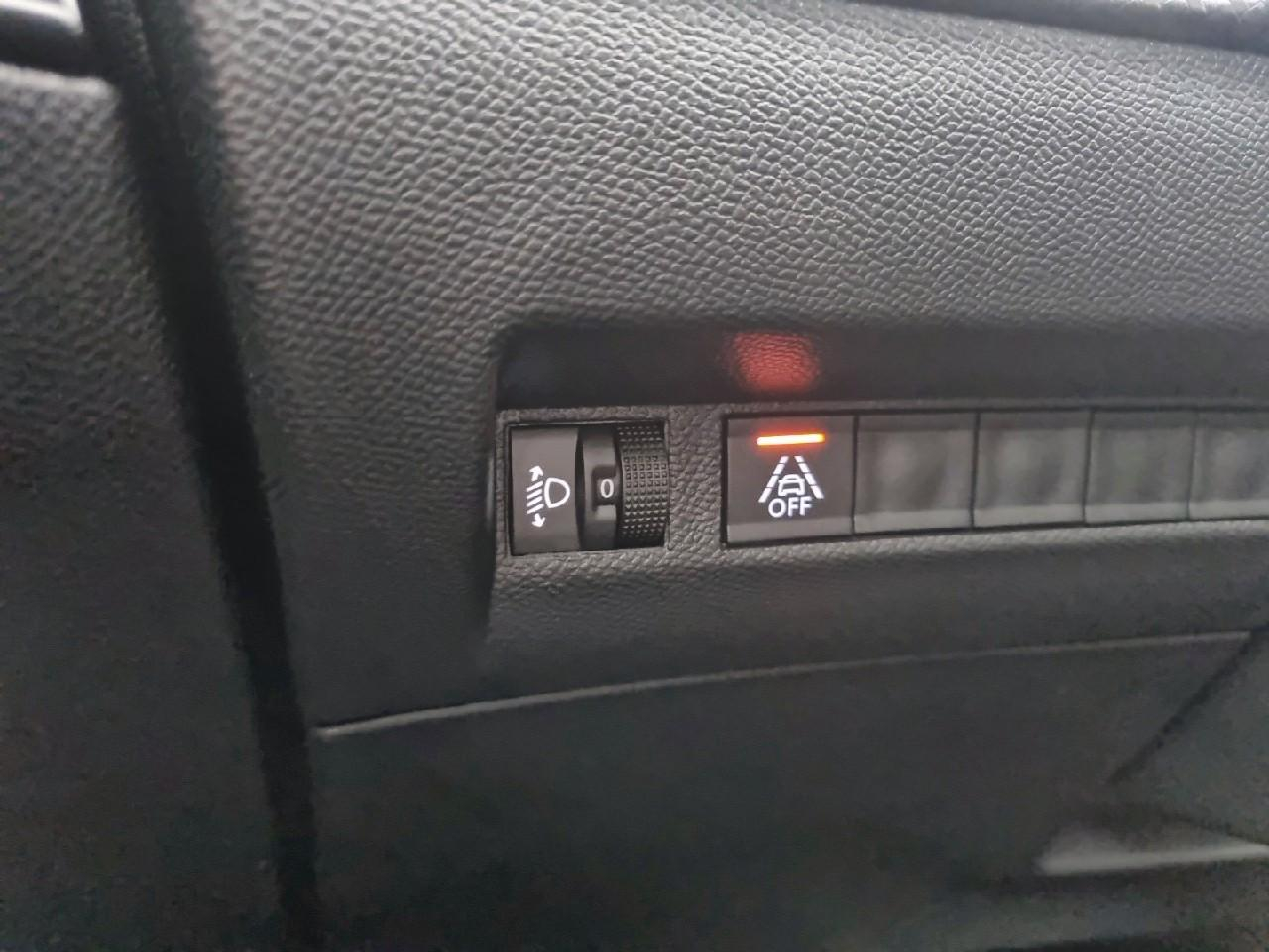 Peugeot 2008 puretech 130 s&s eat8 allure pack — photo 34