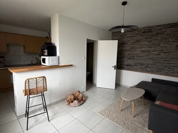 Appartement T2 44m2 meublé proche hôpital / lombard / UTT/IUT