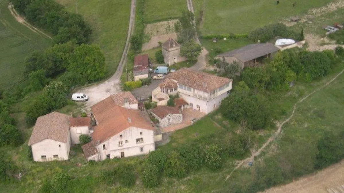 Photo 1