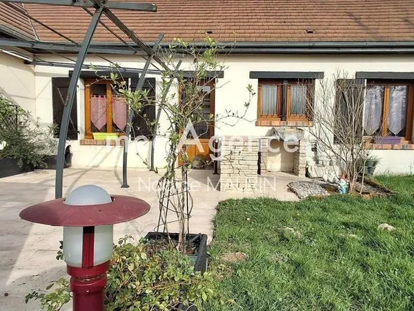 Propriété avec étang et piscine -Mur de Sologne