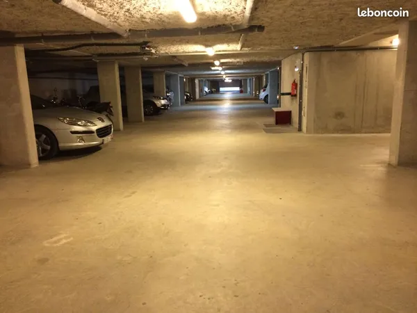 Parking dans garage sécurisé