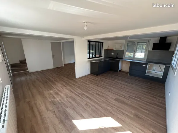 Loue maison T4 - 80m2 avec terrasses et terrain