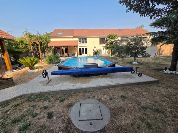 Maison 12 pièces 377 m²